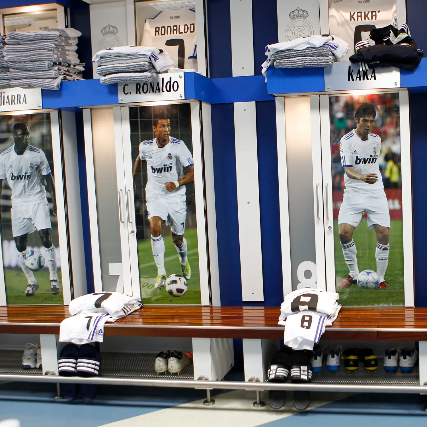 Pursuit 3 Santiago Bernabéu Stadium Real Madrid Locker Room Piece – Brown Wood Teak^ Back To School|Memorabilia